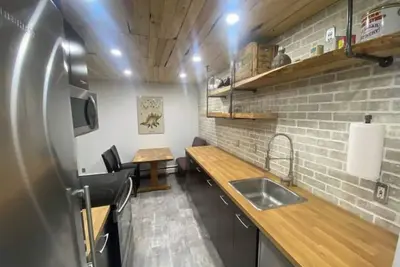 Image de Metro - Industrial & Modern Apartment by Stadium\n\n