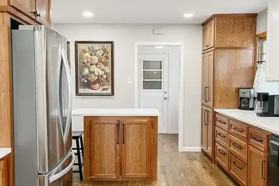 Image de The Gem - Spacious 3/2 House near Acu