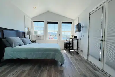 Image de Lake Sammamish Waterfront Bungalow