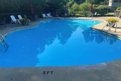 Image de Hillside Hideaway - cozy, cool, and convenient!