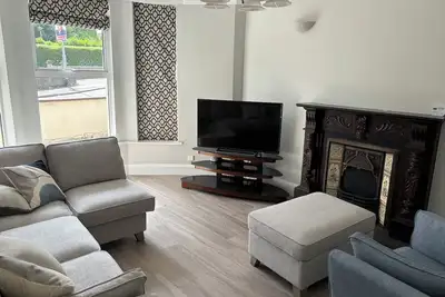Image de Refurbished 5-bed Central Newcastle. Ideal for families/golfers /activity breaks