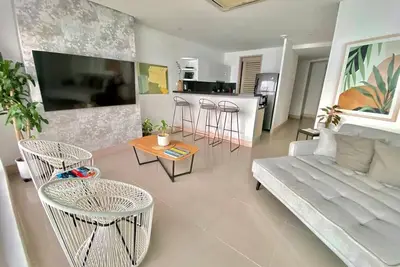 Image de 2BRFresh, modern ocean view condo, close to Old City 3403