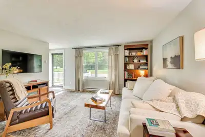 Image de Greenbrier River Retreat w/ Deck - Steps to Trail!