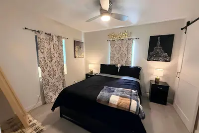 Image de Modern 1br Retreat! Near Beach & Local Spots!