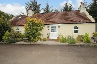 Image de Gingerbread House, romantic, country holiday cottage in Thurso