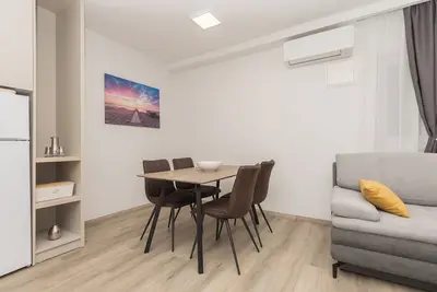 Image de Beach apartment Mara 5 50m to the sea, modern apartment in the center of the town