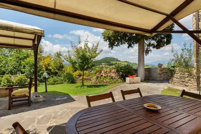 Rustic Holiday Home in Citta di Castello With Swimming Pool