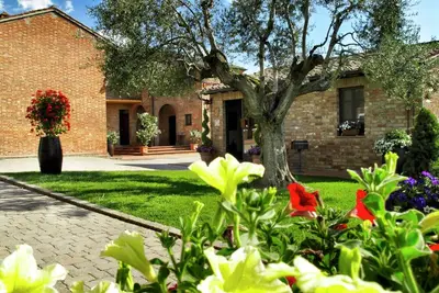 Vintage Mansion in Montepulciano With Pool