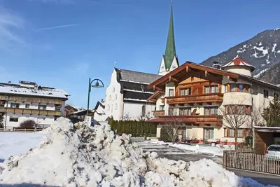 Image de Attractive Holiday Home in Kaltenbach on the Ski-slope