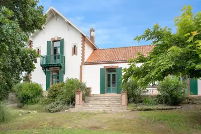 Image de Villa de famille pour 13 à 200m de la mer