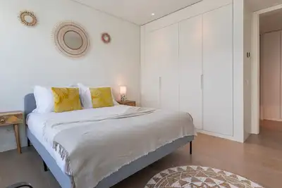 Image de Prime Riverside 1bdr Apartment by LovelyStay