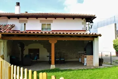 Image de Maison de campagne \"Murgui\" avec vue sur les montagnes, jardin privé et Wi-Fi