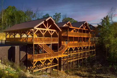 Image de Sevierville Retreat: Indoor Pool, Arcade, Hot Tub & Scenic Gazebo