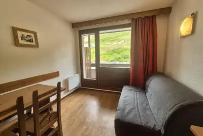 Image de À 100m des pistes de ski, 1er étage, balcon, télévision, casier à ski, 21m², Tignes