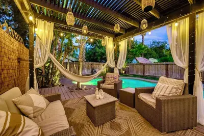 Image de Chic Boho 3br 2. 5ba Home Located in the Heart of Fresno