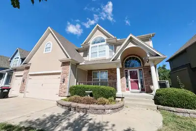 Image de Spacious 4-bedroom house with WiFi and Ac in fabulous Lee's Summit