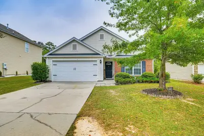 Image de Pet-Friendly Home w/ Yard & Fireplace in Lexington