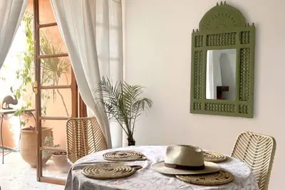 Apartment Lumière · stylish, sunny, comfortable, A/C