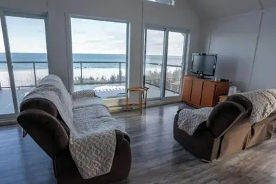 Image de Bord de L'eau Maison Toit Cathdrale Fenestré, Près Matane Gaspesie