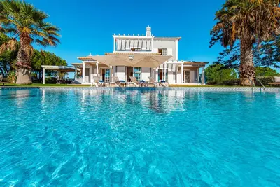Image de Peaceful Retreat w/ Private Pool, Bbq, A/C & Wi-Fi