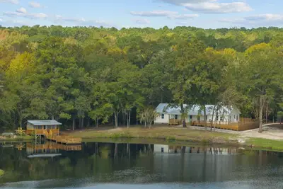 Image de Lake Fontanel 52 Acre Private Lake Side Retreat