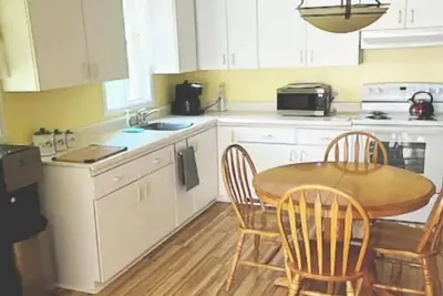 Image de Beautiful 2br Waterfront Cottage! #3\n\n