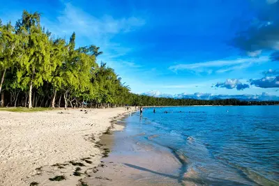 Image de Family-friendly 2-bedroom apartment with pool - 5 minutes walk to the beach