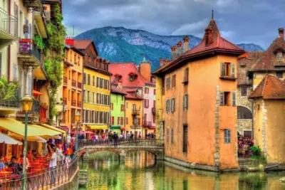 Image de Appartement calme au Cœur d'Annecy – Entre Château, Vieille Ville et Lac