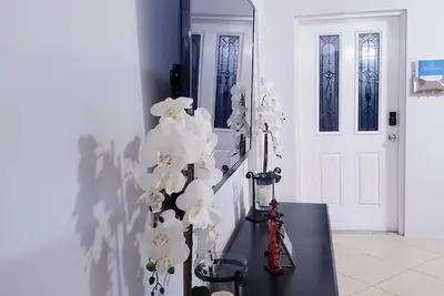 Ivy's Luxury Townhouse - Chef & Driver Optional