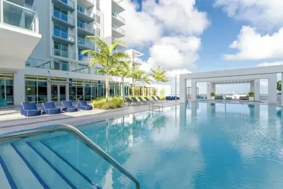 Image de Experience Design District, Pool, Gym and Parking