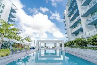 Image de Design District Stay + Balcony + Pool + Gym