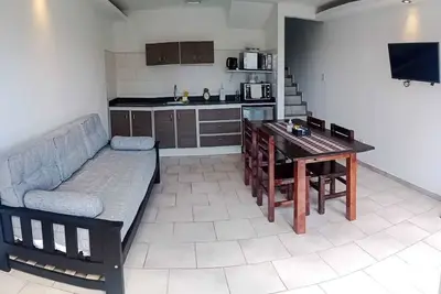 Image de Your Lakeside Paradise: Comfort and Full Kitchen Awaits
