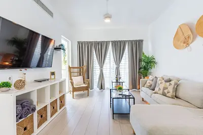 New Unit With Beach And Pool  Access - N B301