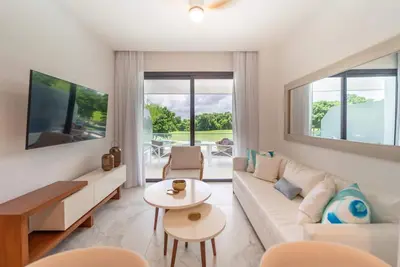 Image de Acogedor Vista Piscina y Golf en Cana Rock Star