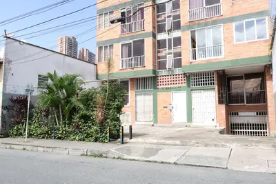 Image de Living Poblado 3020 In the heart of Poblado, ideal for living the paisa culture.