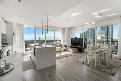 Image de The Outlook - Calgary Tower & Stampede Views!