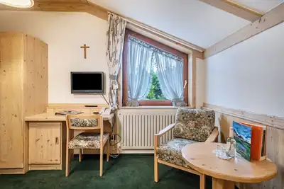Image de Chambre 'Zweibett Zimmer 1' avec Jardin partagé