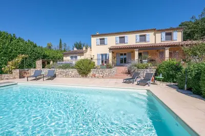 Image de Villa Vigna avec piscine, Lorgues Provence