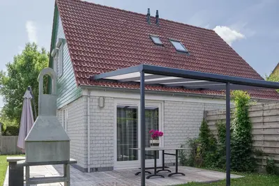 Image de Séjour ensoleillé au jardin près de la mer