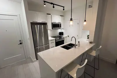 Image de Modern 2 bdrm condo