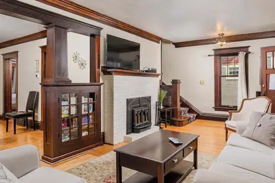 Image de Gracious 5-Bedroom Home in Downtown Stevens Point