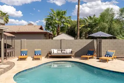 Image de Min from Sports Stadiums |  Pool & Hot Tub