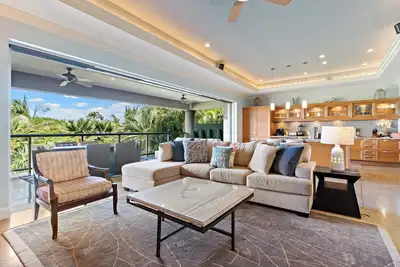 Image de Wailea Hoolei 93-3 Rarely Priced for Last Minute May Getaway at Luxurious Condo