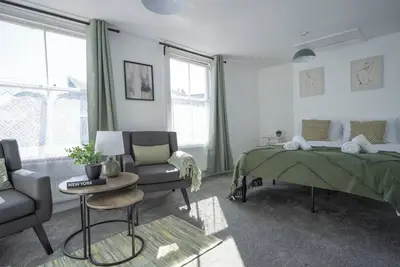 Image de 4-Bedroom Central Canterbury Cottage - Sleeps 7