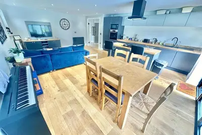 Image de Modern Bungalow with Garden, Hot Tub + Sky Sports! Close to Beach