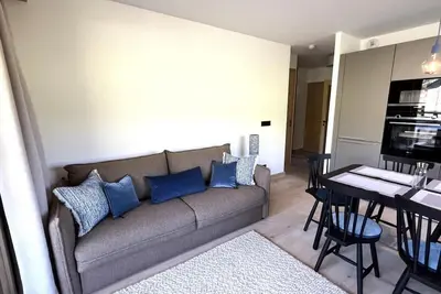 Image de Pied des pistes de ski, 1er étage, piscine, terrasse, télévision, casier à ski, 48m², Alpe d'Huez