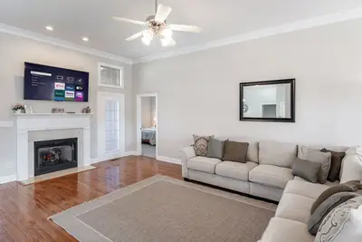 Image de Tranquil 4-bedroom spacious home in charming Huntsville