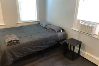 Image de Private 2-bedroom with free parking and direct bus to Nyc Manhattan only 2 blocks away