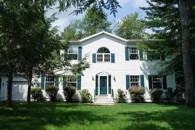 Image de Spacious 4-bedroom house in serene Tobyhanna: pet and family-friendly, WiFi