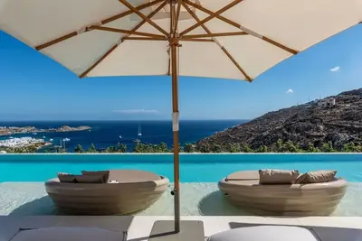 Image de Luxurious villa with 2 infinity pools, jacuzzi and panoramic views of Psarou